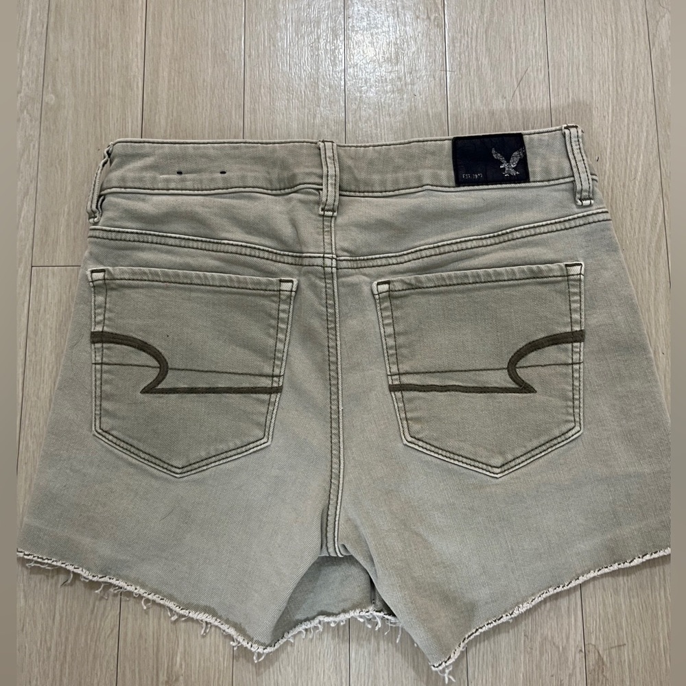 AMERICAN EAGLE. New JEAN SHORTS.